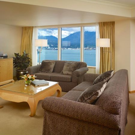 Pan Pacific Vancouver Room photo Living room