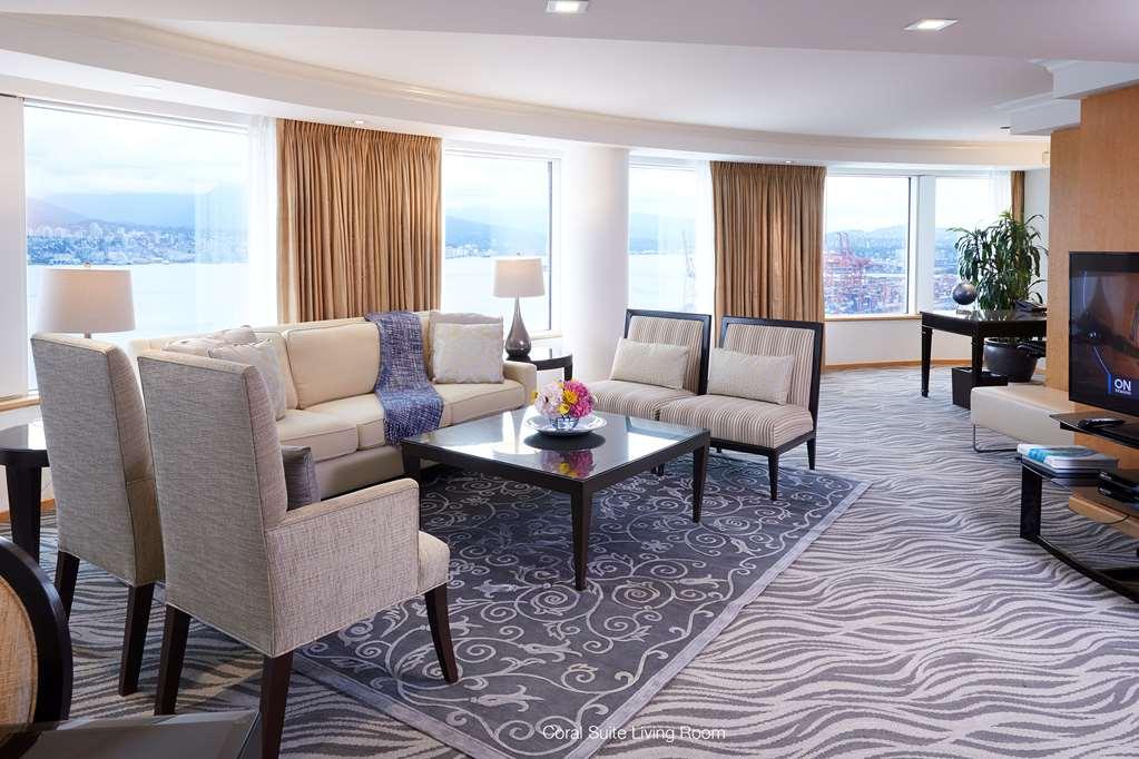 Pan Pacific Vancouver Room photo A suite at the Hilton Prague
