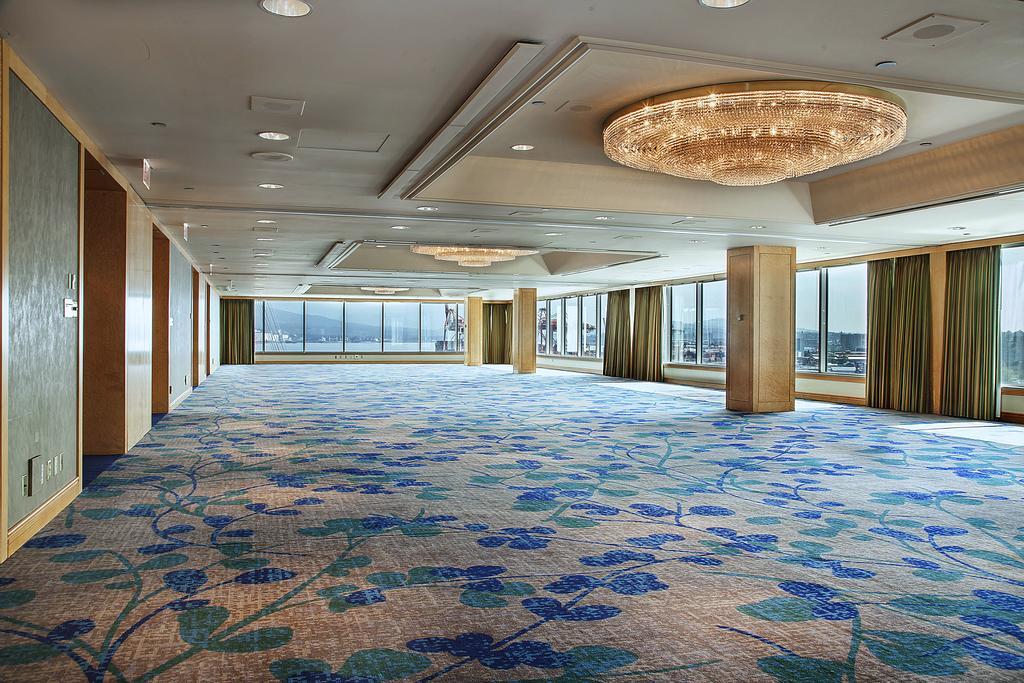 Pan Pacific Vancouver Exterior photo The 30th floor of the hotel