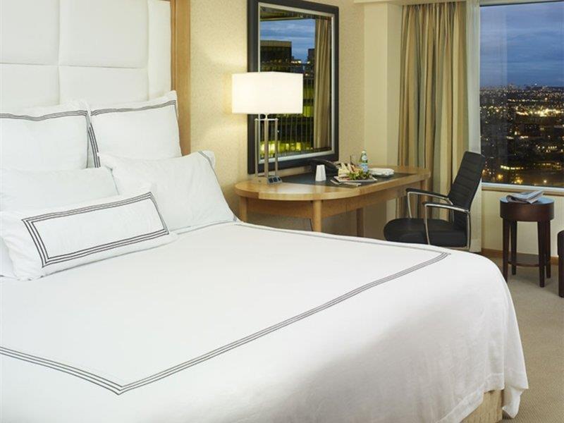 Pan Pacific Vancouver Exterior photo A guest room at the Four Seasons Hotel, New York City
